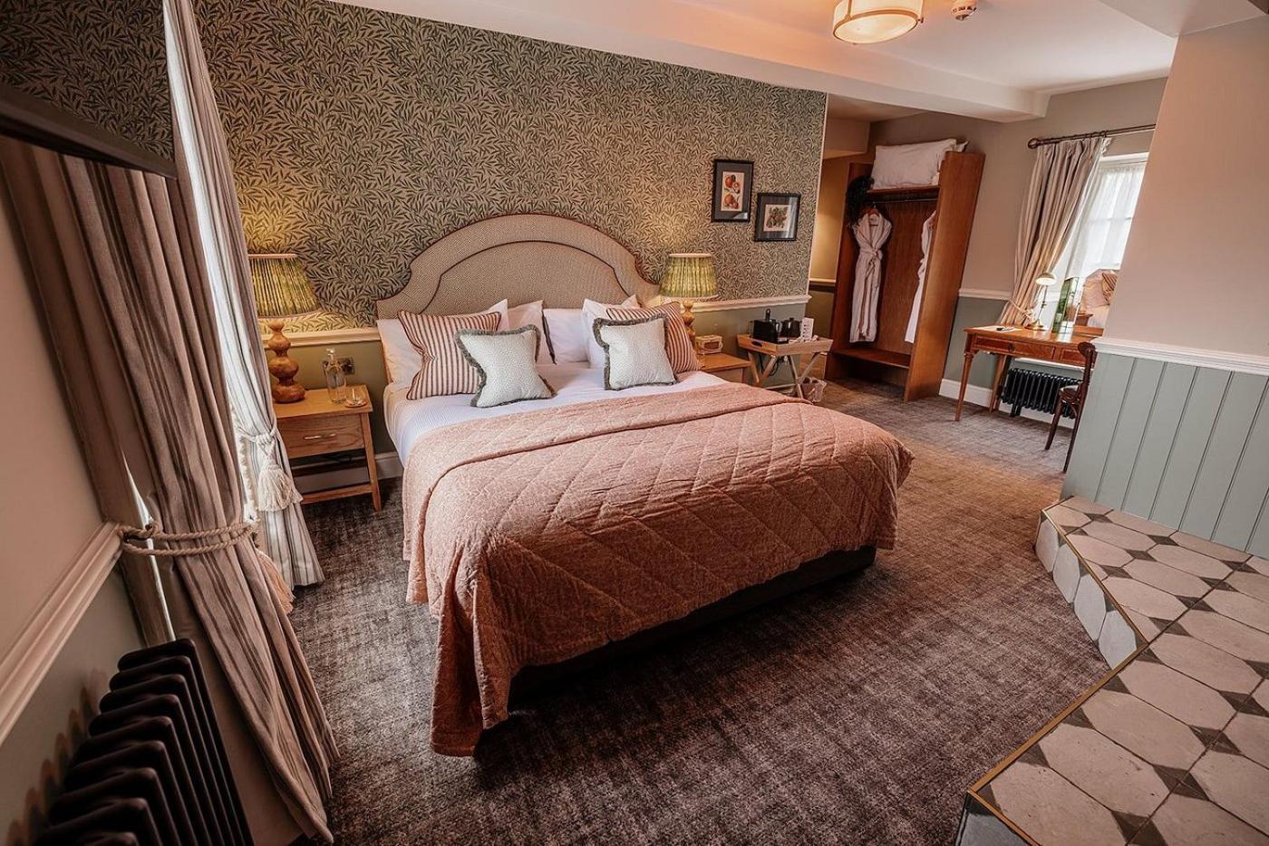 The Ashford Arms Hotel Bagian luar foto