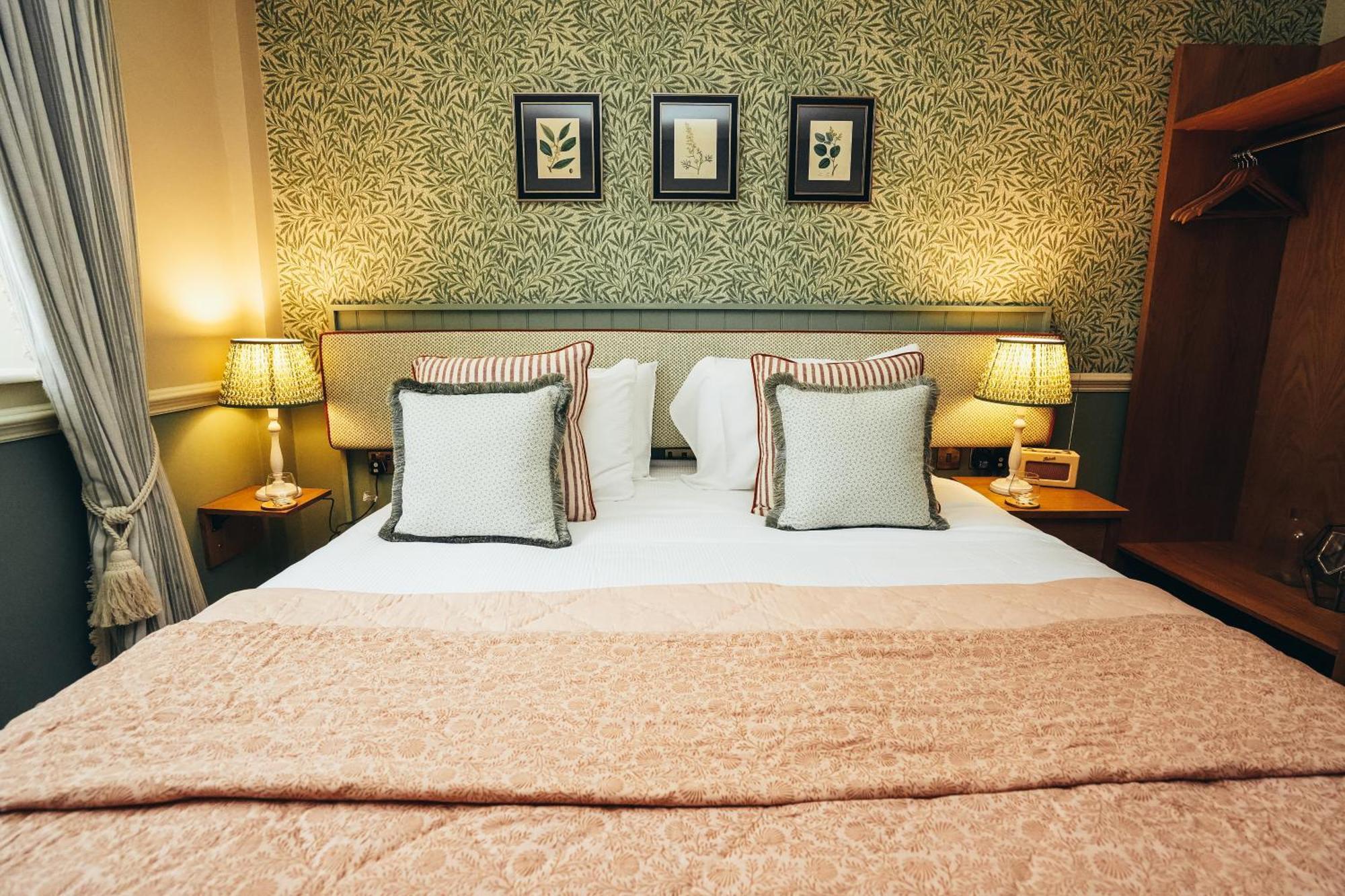 The Ashford Arms Hotel Bagian luar foto